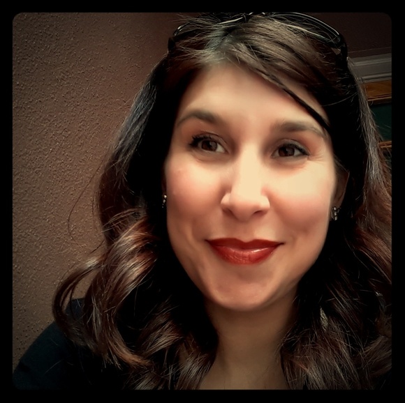 Meet your Posher, Stephanie - Picture 1 of 1